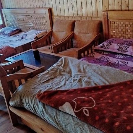 Hotel 19 Tosh Luaran gambar